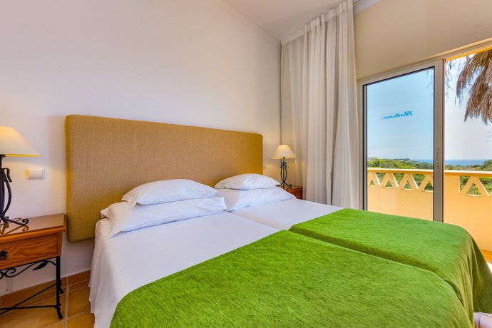 Imagen de la habitación del Hotel Pestana Palm Gardens. Foto 5