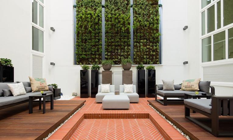 Imagen de los interiores del Hotel Pestana Porto - A Brasileira, City Center and Heritage Building. Foto 12