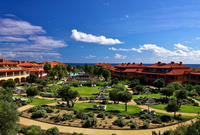 Imagen de los exteriores del Hotel Pestana Porto Santo Premium All Inclusive Beach and SPA Resort. Foto 6