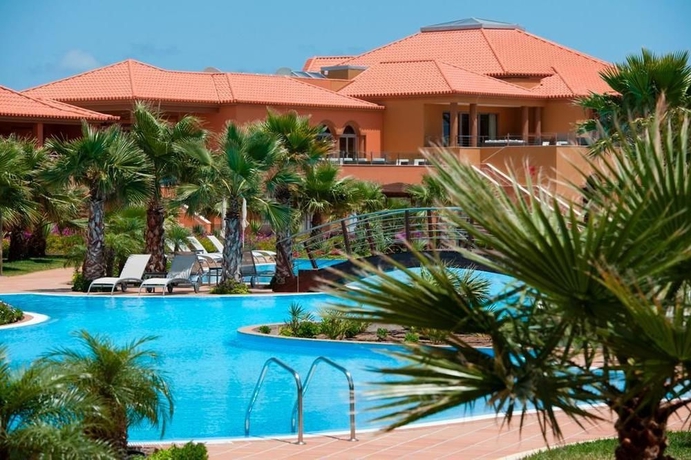 Imagen de la piscina del Hotel Pestana Porto Santo Premium All Inclusive Beach and SPA Resort. Foto 13