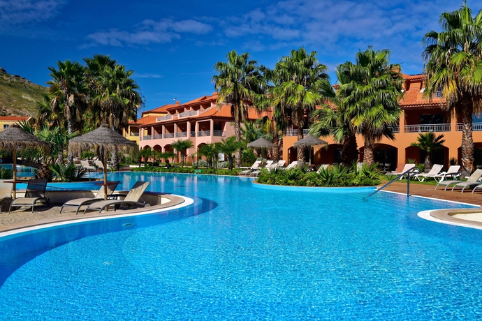 Imagen de la piscina del Hotel Pestana Porto Santo Premium All Inclusive Beach and SPA Resort. Foto 15