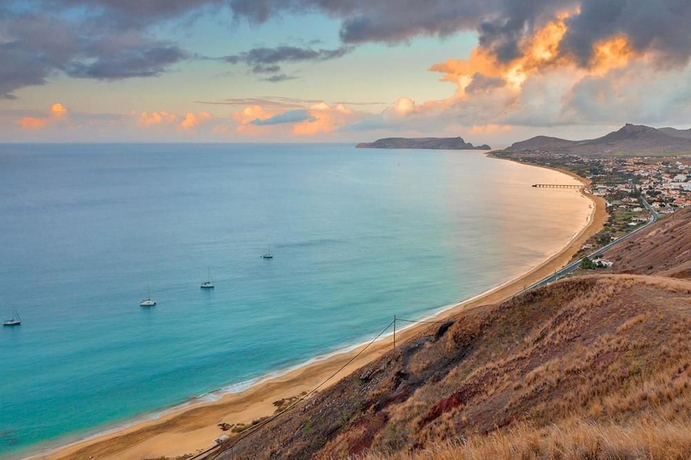 Imagen de los exteriores del Hotel Pestana Porto Santo Premium All Inclusive Beach and SPA Resort. Foto 10