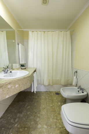 Imagen de la habitación del Hotel Pestana Quinta Perestrello Premium Boutique. Foto 13