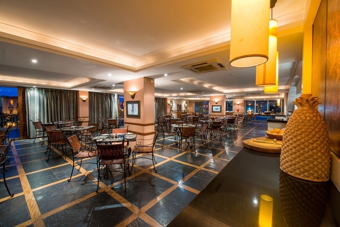 Imagen del bar/restaurante del Hotel Pestana Rovuma. Foto 5