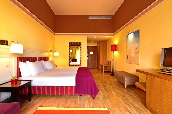 Imagen de la habitación del Hotel Pestana Sintra Golf Conference and Spa Resort. Foto 13