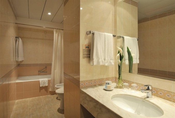 Imagen de la habitación del Hotel Pestana Village Garden. Foto 4
