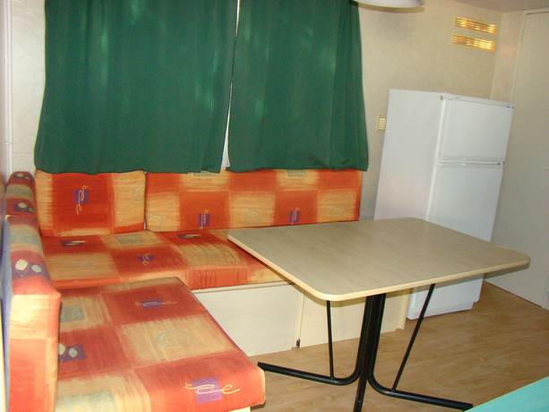 Imagen de la habitación del Hotel Pet Family Camping Cortina. Foto 3