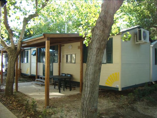 Imagen de la habitación del Hotel Pet Family Camping Cortina. Foto 7