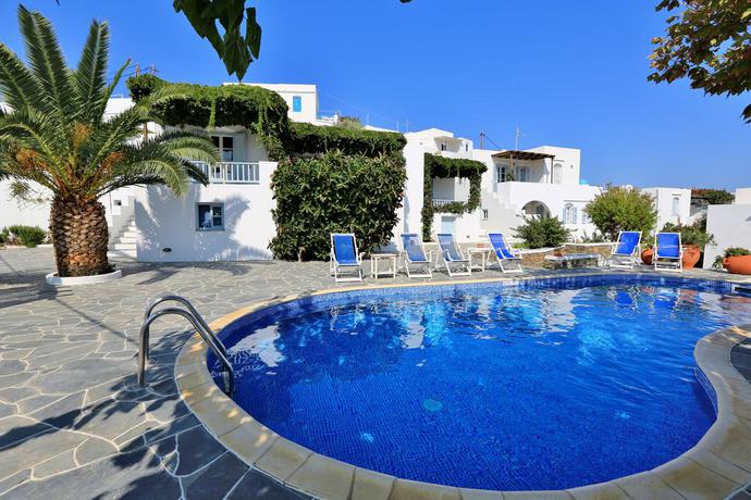 Imagen de la piscina del Hotel Petali Village, Apollonia. Foto 8