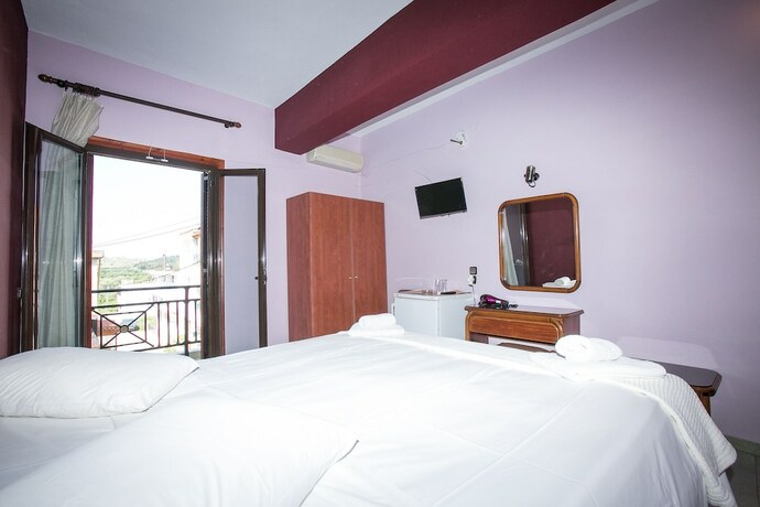 Imagen de la habitación del Hotel Petania and Apartments. Foto 16