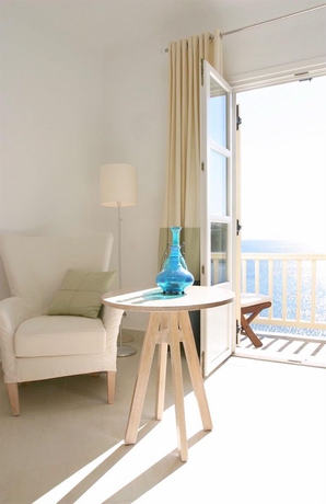 Imagen de los interiores del Hotel Petasos Beach Resort and Spa. Foto 12