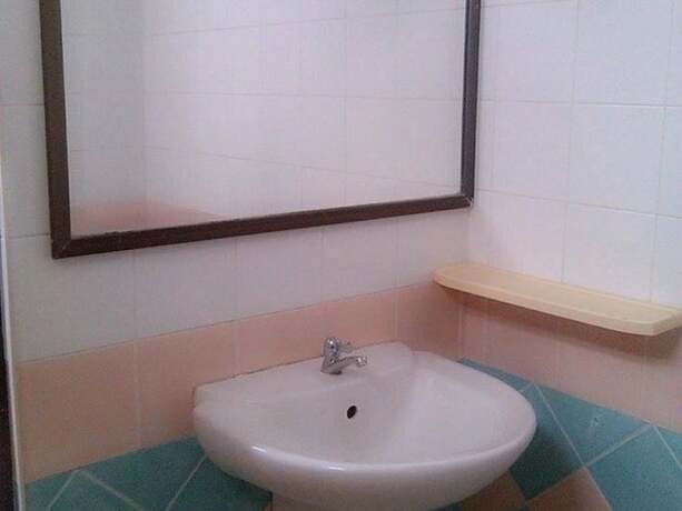 Imagen de la habitación del Hotel Petch Pailyn. Foto 7