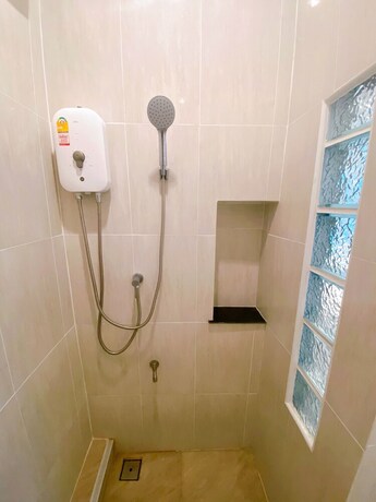 Imagen de la habitación del Hotel Petchngam Home Resort. Foto 17