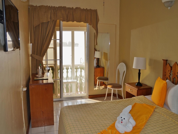 Imagen de los interiores del Hotel Petén. Foto 13