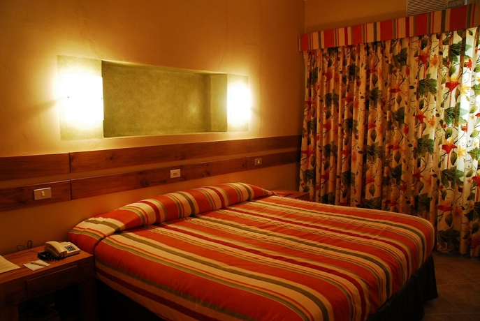 Imagen de la habitación del Hotel Peten Esplendido and Conference Center. Foto 11