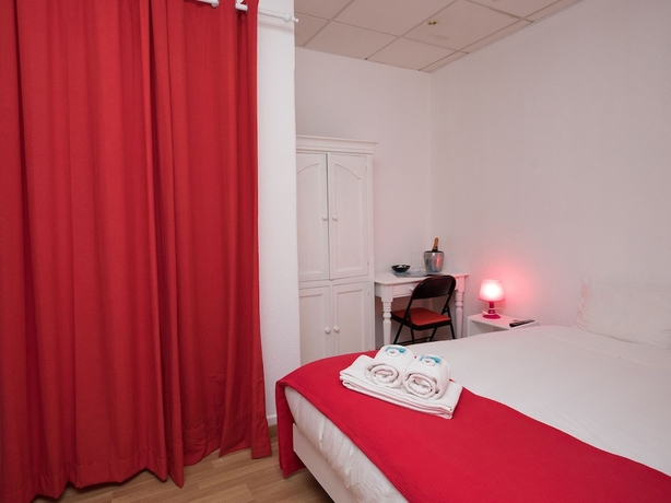 Imagen de la habitación del Hotel Peters Guesthouse - Al. Foto 8