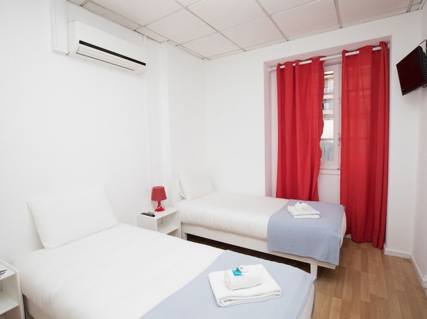 Imagen de la habitación del Hotel Peters Guesthouse - Al. Foto 13