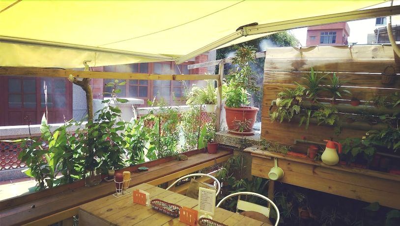 Imagen de los exteriores del Hotel Peter\'s hostel. Foto 7