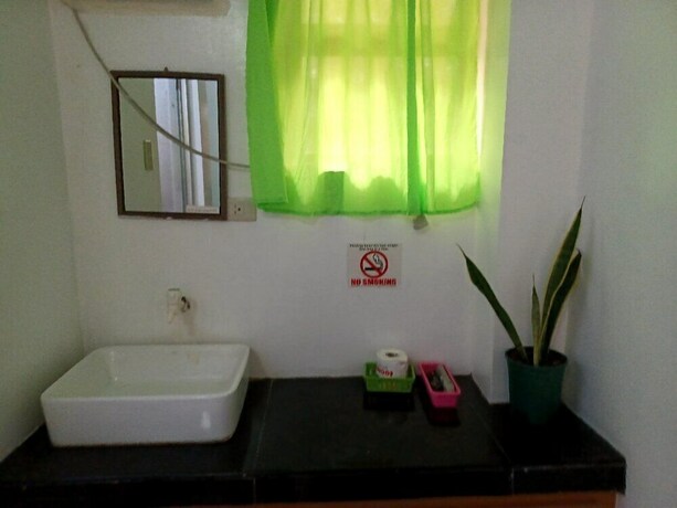 Imagen de la habitación del Hotel Pete's Inn. Foto 20