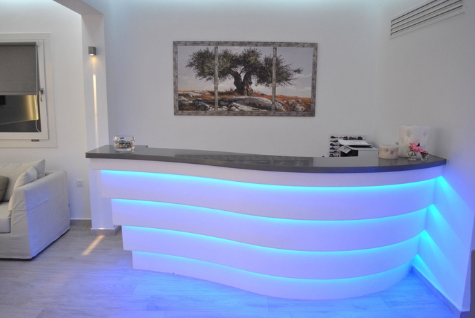 Imagen de los interiores del Hotel Petinaros. Foto 12