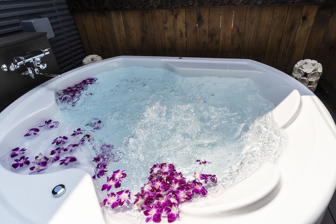 Imagen de la piscina del Hotel Petit Bali Garden Shin-okubo - Adults Only. Foto 19