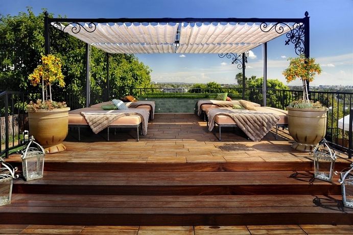 Imagen de los exteriores del Hotel Petit Ermitage. Foto 11