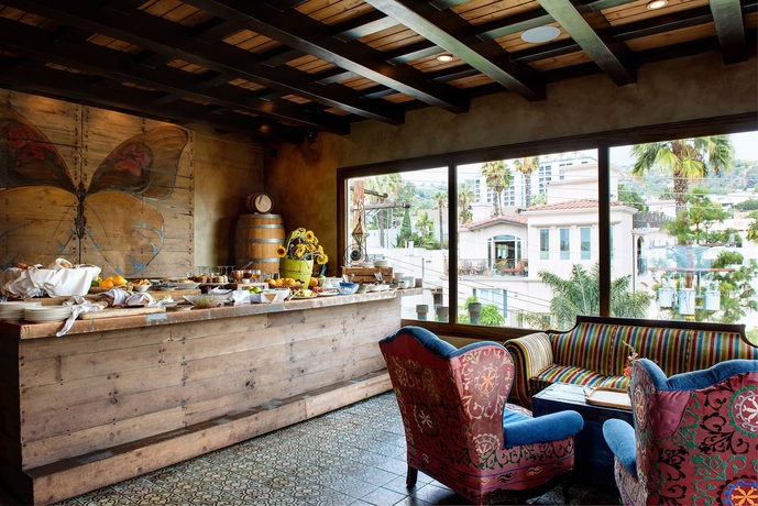 Imagen del bar/restaurante del Hotel Petit Ermitage. Foto 5