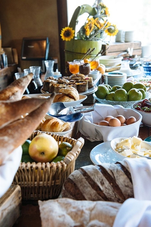 Imagen del bar/restaurante del Hotel Petit Ermitage. Foto 6