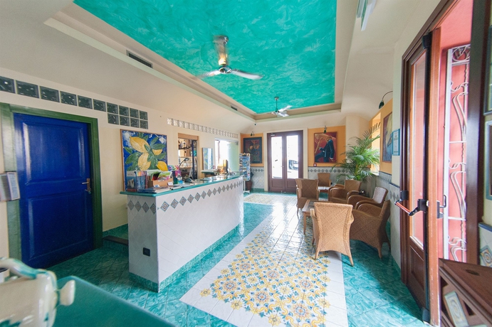 Imagen de los interiores del Hotel Petit. Foto 6