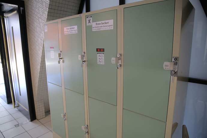 Imagen de la habitación del Hotel Petit Grande Homes. Foto 15