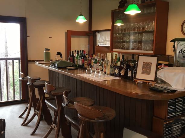 Imagen del bar/restaurante del Hotel Petit Kazekozou. Foto 2