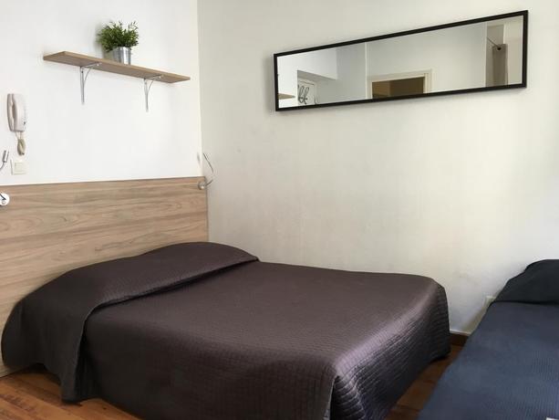 Imagen de la habitación del Hotel Petit Louvre. Foto 3