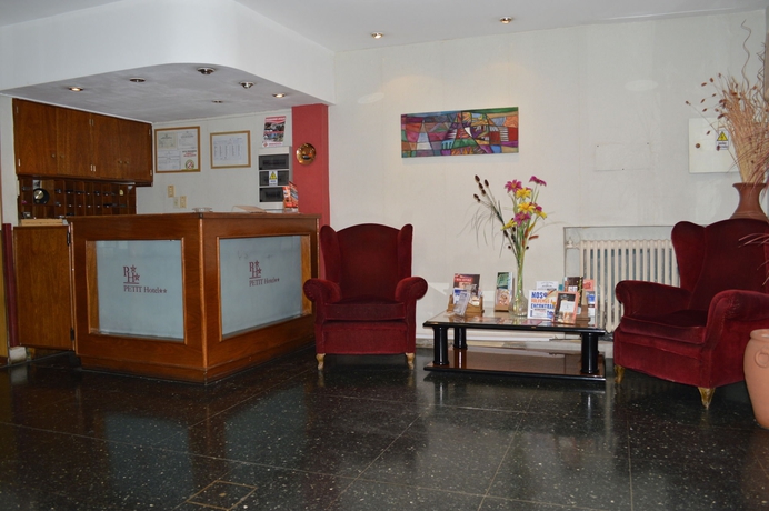 Imagen de los interiores del Hotel Petit, MENDOZA. Foto 15