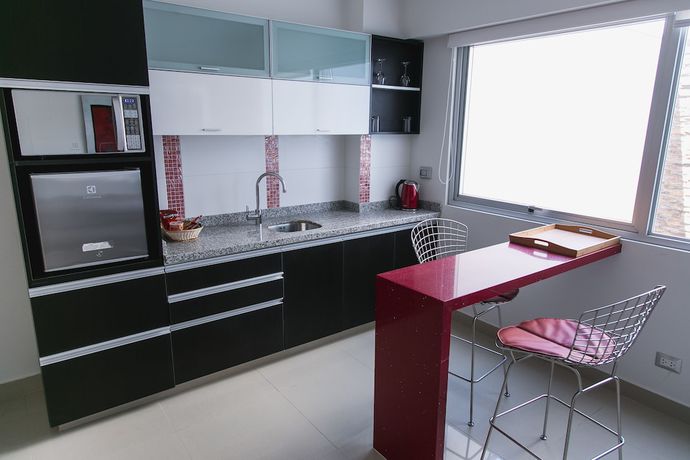 Imagen de la habitación del Hotel Petit Palace Apart Suites. Foto 2