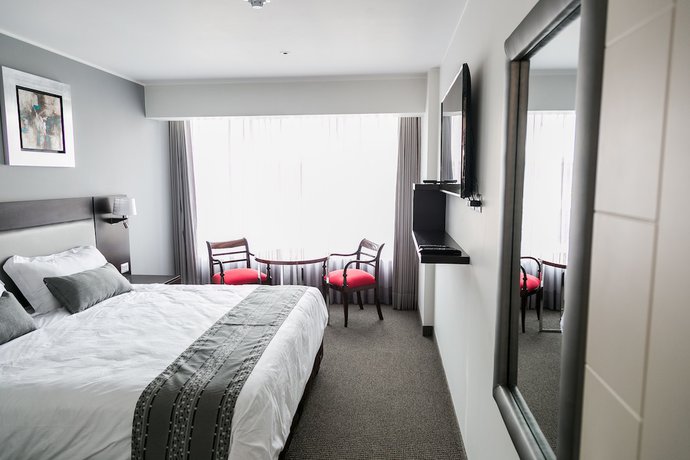Imagen de la habitación del Hotel Petit Palace Apart Suites. Foto 4