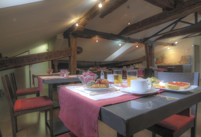 Imagen del bar/restaurante del Hotel Petit Palace Arana. Foto 4