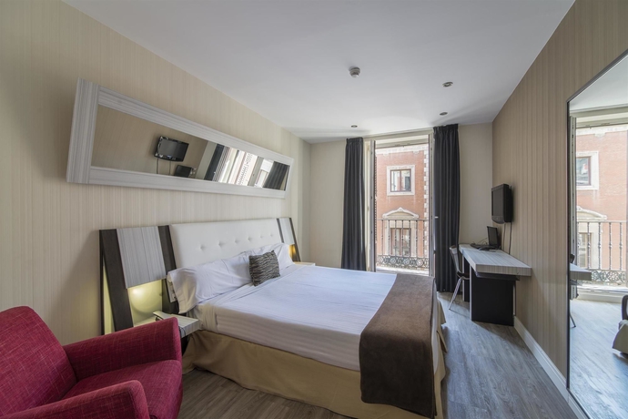 Imagen de la habitación del Hotel Petit Palace Arenal. Foto 9