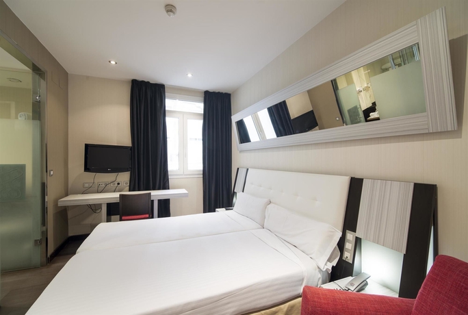 Imagen de la habitación del Hotel Petit Palace Arenal. Foto 11