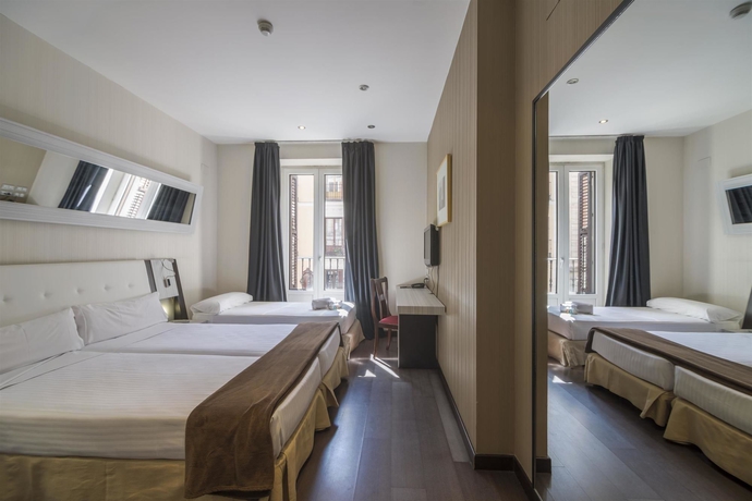 Imagen de la habitación del Hotel Petit Palace Arenal. Foto 13