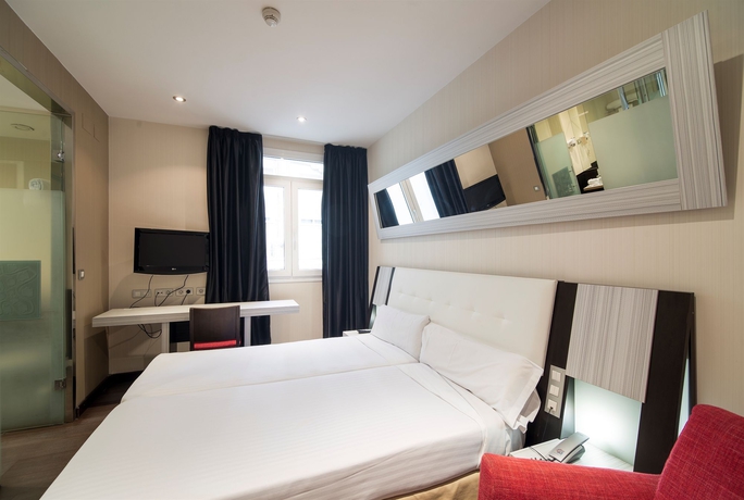 Imagen de la habitación del Hotel Petit Palace Arenal. Foto 14