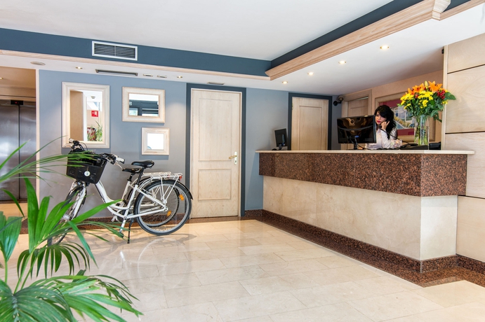 Imagen de los interiores del Hotel Petit Palace Aston. Foto 13