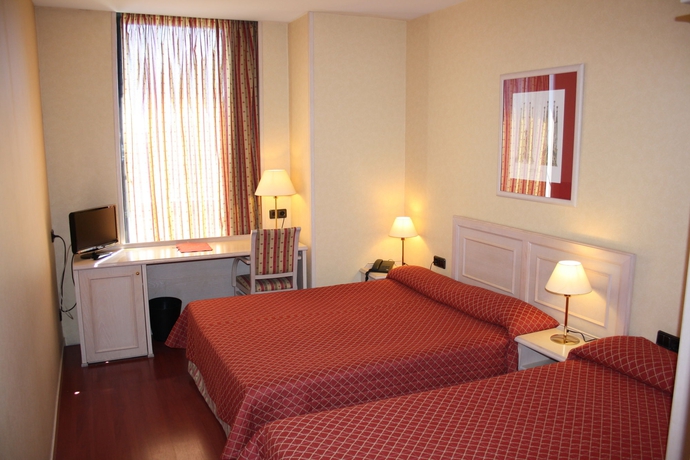 Imagen de la habitación del Hotel Petit Palace Aston. Foto 4