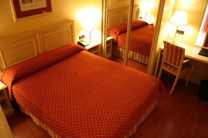 Imagen de la habitación del Hotel Petit Palace Aston. Foto 12