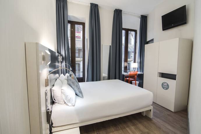 Imagen de la habitación del Hotel Petit Palace Canalejas. Foto 9