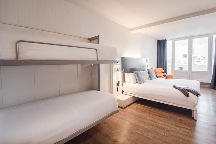 Imagen de la habitación del Hotel Petit Palace Canalejas. Foto 11