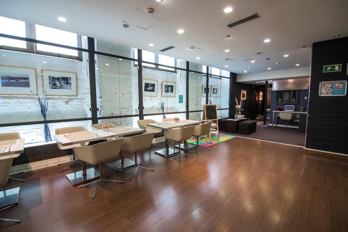 Imagen de los interiores del Hotel Petit Palace Cliper. Foto 13