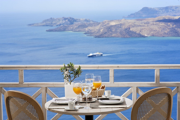 Imagen de los exteriores del Hotel Petit Palace. Foto 15