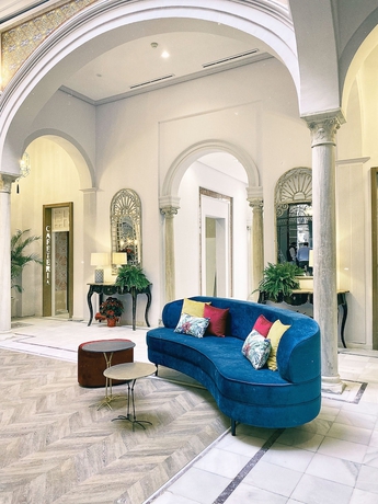 Imagen de los interiores del Hotel Petit Palace La Campana. Foto 11