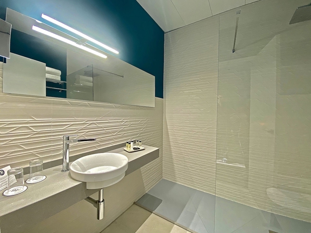 Imagen de la habitación del Hotel Petit Palace La Campana. Foto 10