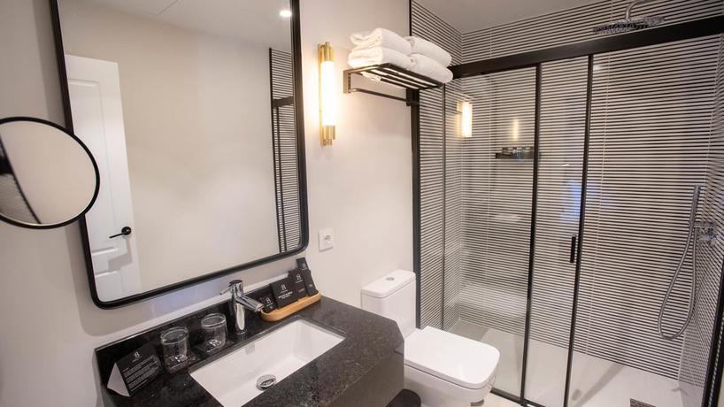Imagen de la habitación del Hotel Petit Palace Los Austrias. Foto 11